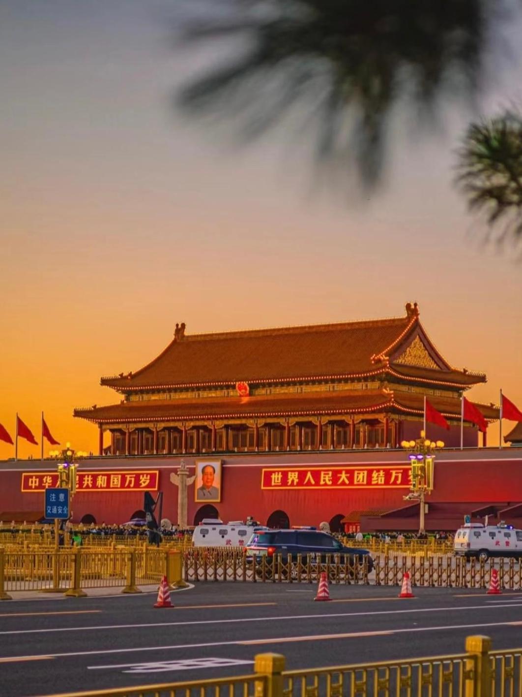 Happy Dragon Courtyard- Newly Renovated With French Windows, Near Tian'Anmen Forbidden City,Lama Temple And Heaven Temple, 3Minutes Walk From Subway,Fluent English Speaking With Tourist Sights Tickets Service ,Free Coffee &Laundry Service Beijing Exterior foto