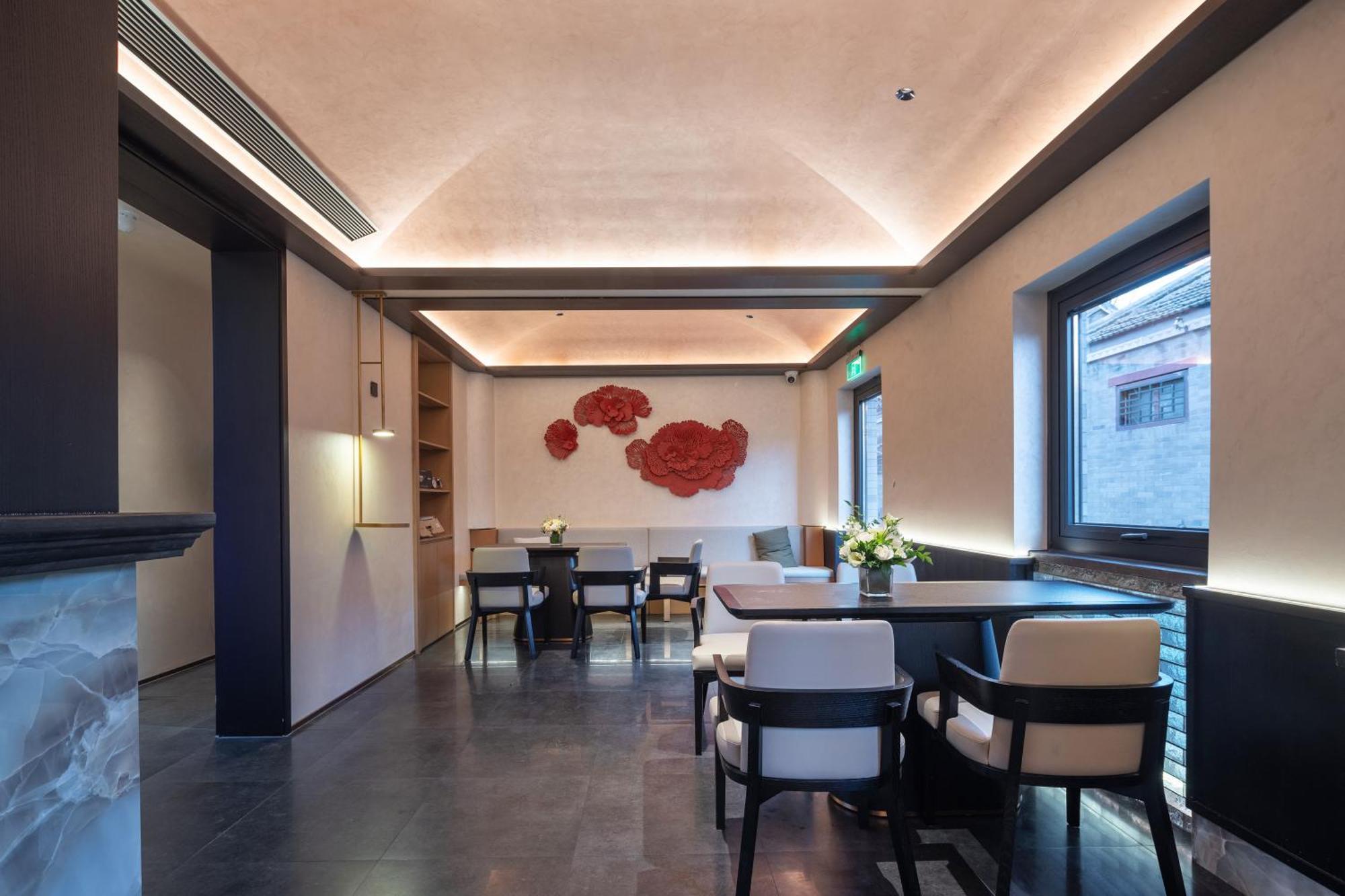 Happy Dragon Courtyard- Newly Renovated With French Windows, Near Tian'Anmen Forbidden City,Lama Temple And Heaven Temple, 3Minutes Walk From Subway,Fluent English Speaking With Tourist Sights Tickets Service ,Free Coffee &Laundry Service Beijing Exterior foto