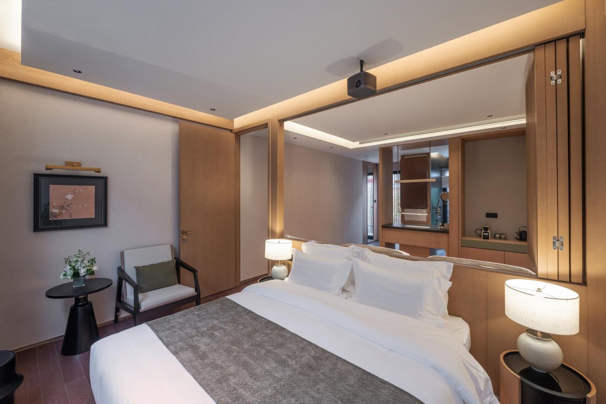 Happy Dragon Courtyard- Newly Renovated With French Windows, Near Tian'Anmen Forbidden City,Lama Temple And Heaven Temple, 3Minutes Walk From Subway,Fluent English Speaking With Tourist Sights Tickets Service ,Free Coffee &Laundry Service Beijing Exterior foto
