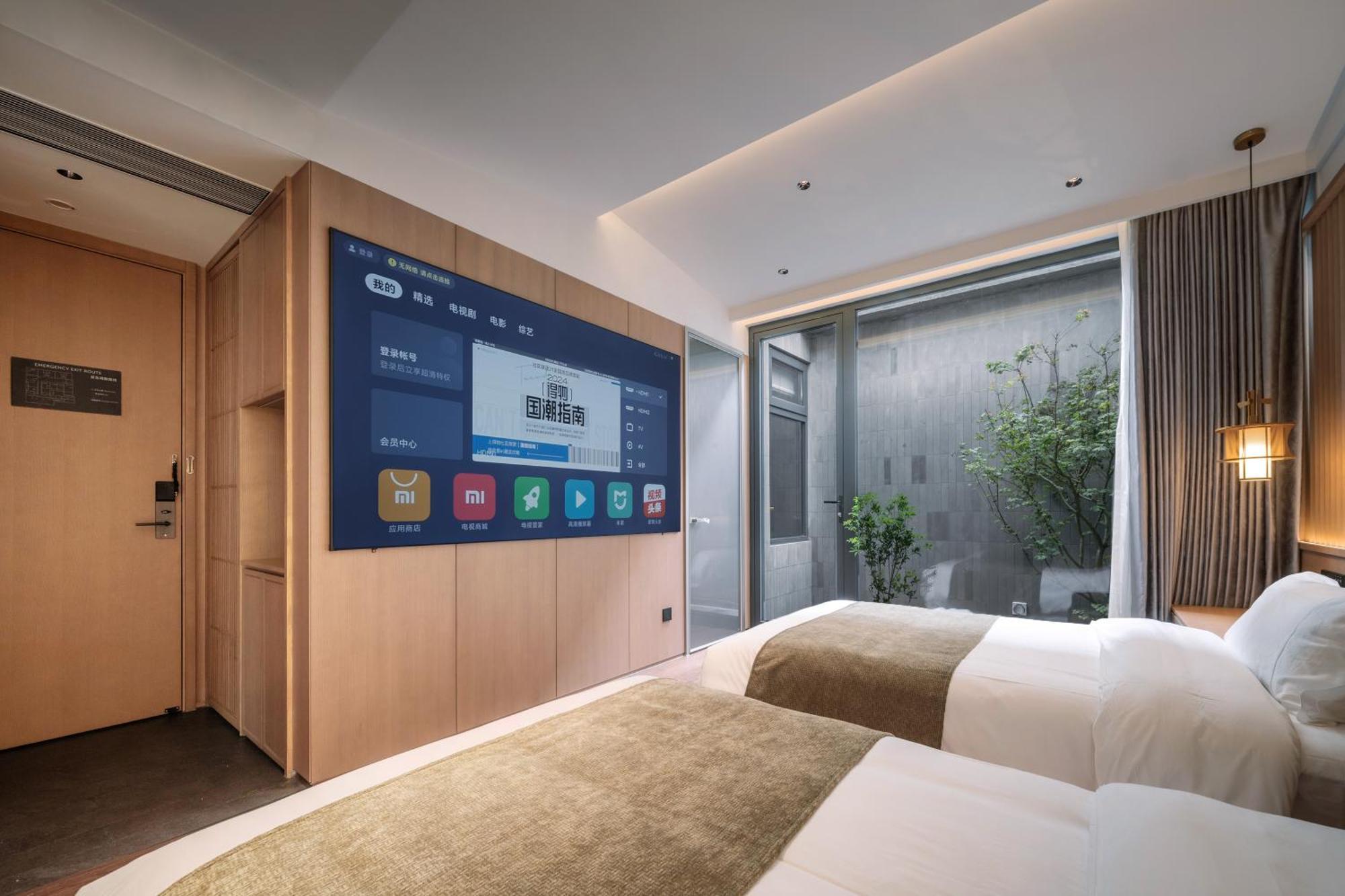 Happy Dragon Courtyard- Newly Renovated With French Windows, Near Tian'Anmen Forbidden City,Lama Temple And Heaven Temple, 3Minutes Walk From Subway,Fluent English Speaking With Tourist Sights Tickets Service ,Free Coffee &Laundry Service Beijing Exterior foto