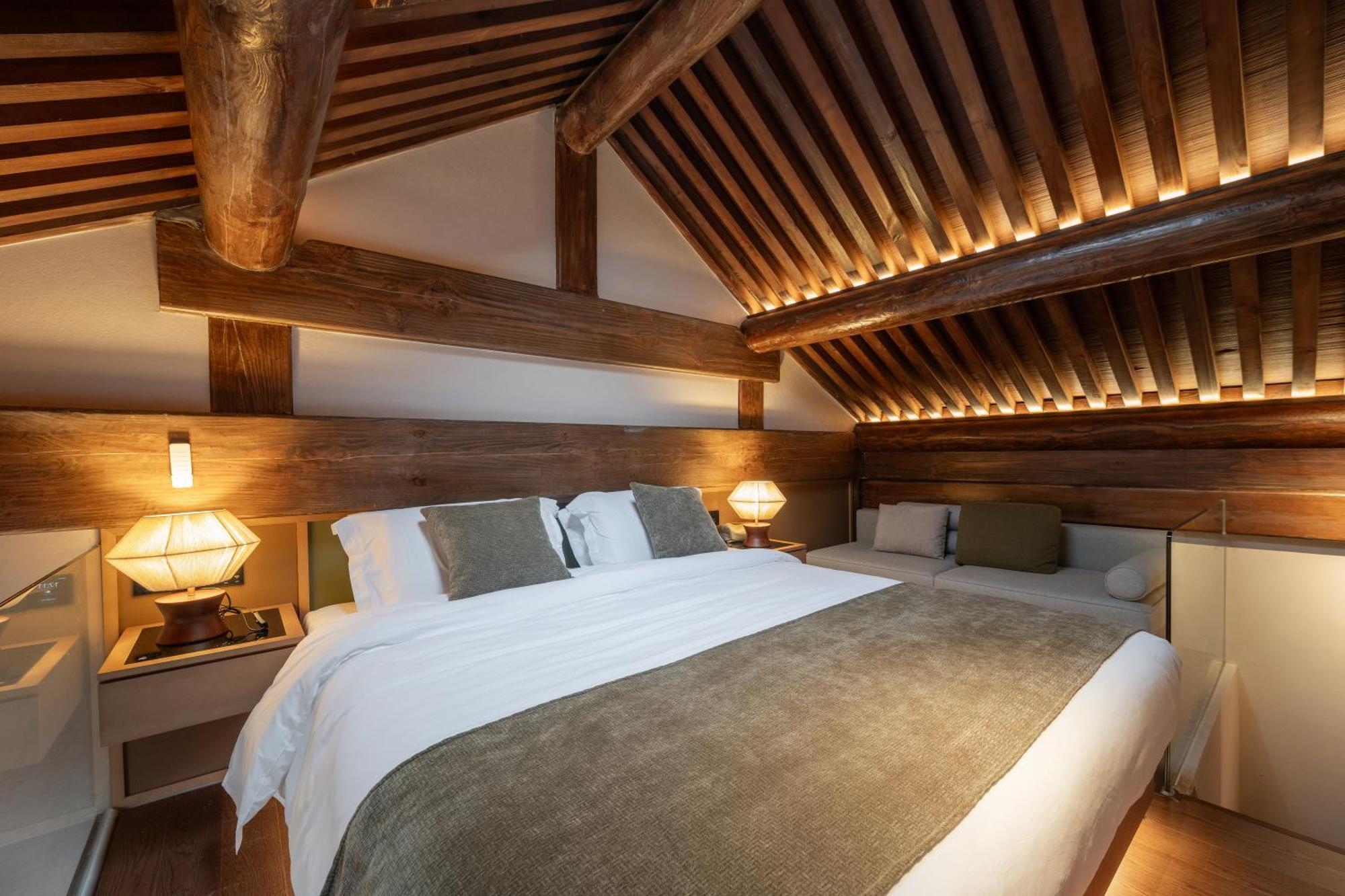 Happy Dragon Courtyard- Newly Renovated With French Windows, Near Tian'Anmen Forbidden City,Lama Temple And Heaven Temple, 3Minutes Walk From Subway,Fluent English Speaking With Tourist Sights Tickets Service ,Free Coffee &Laundry Service Beijing Exterior foto