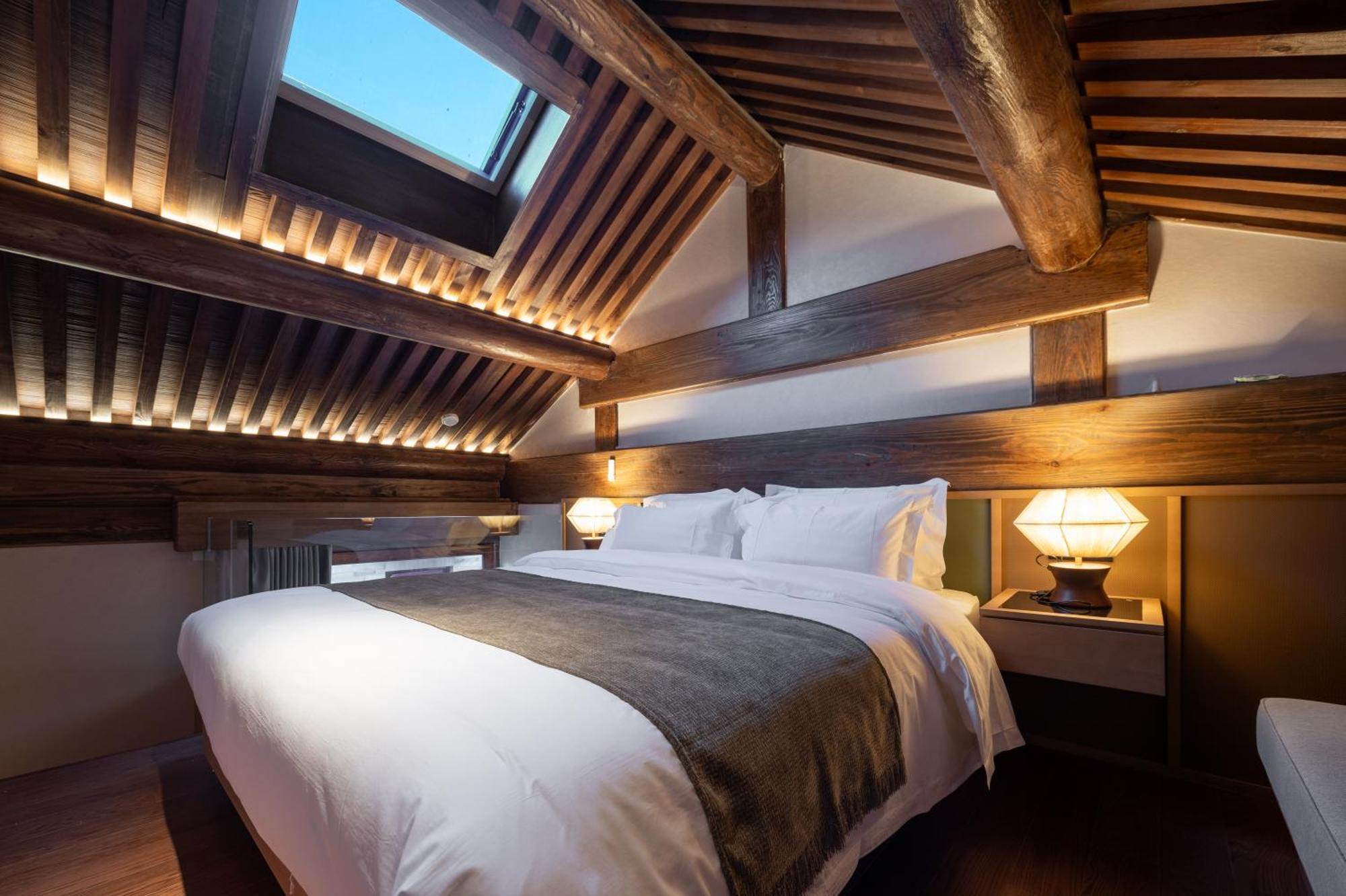Happy Dragon Courtyard- Newly Renovated With French Windows, Near Tian'Anmen Forbidden City,Lama Temple And Heaven Temple, 3Minutes Walk From Subway,Fluent English Speaking With Tourist Sights Tickets Service ,Free Coffee &Laundry Service Beijing Exterior foto