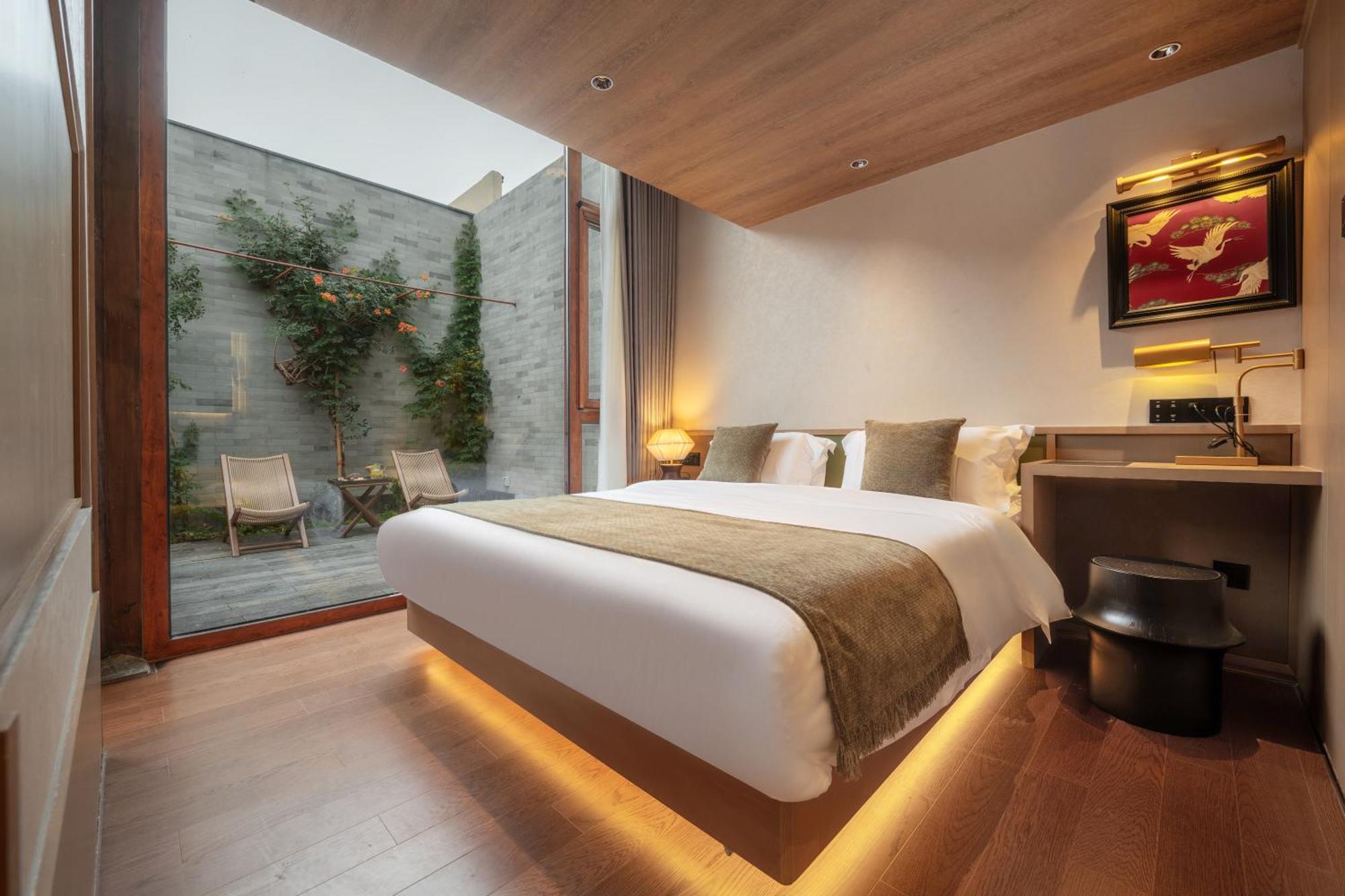 Happy Dragon Courtyard- Newly Renovated With French Windows, Near Tian'Anmen Forbidden City,Lama Temple And Heaven Temple, 3Minutes Walk From Subway,Fluent English Speaking With Tourist Sights Tickets Service ,Free Coffee &Laundry Service Beijing Exterior foto
