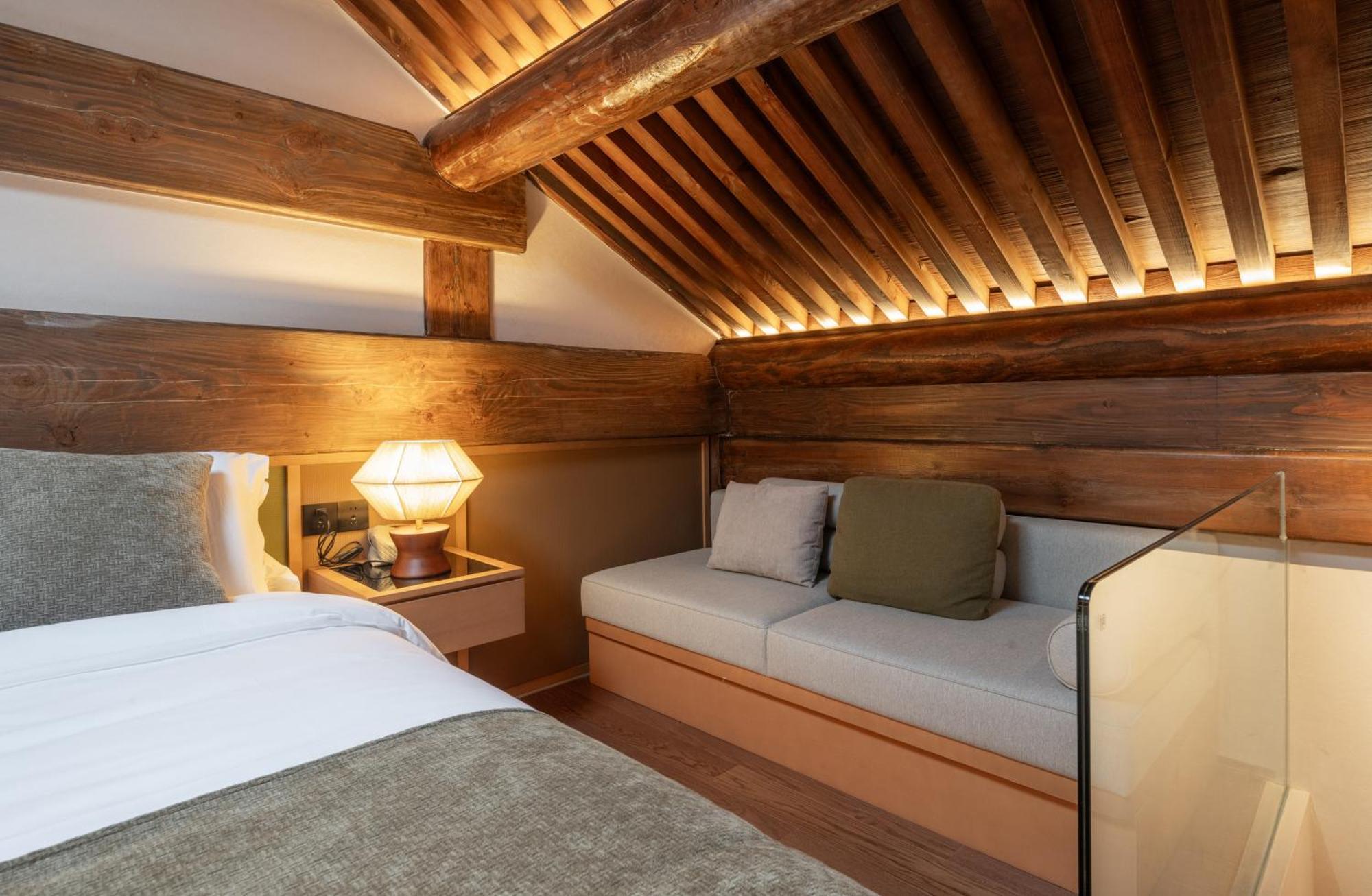 Happy Dragon Courtyard- Newly Renovated With French Windows, Near Tian'Anmen Forbidden City,Lama Temple And Heaven Temple, 3Minutes Walk From Subway,Fluent English Speaking With Tourist Sights Tickets Service ,Free Coffee &Laundry Service Beijing Exterior foto