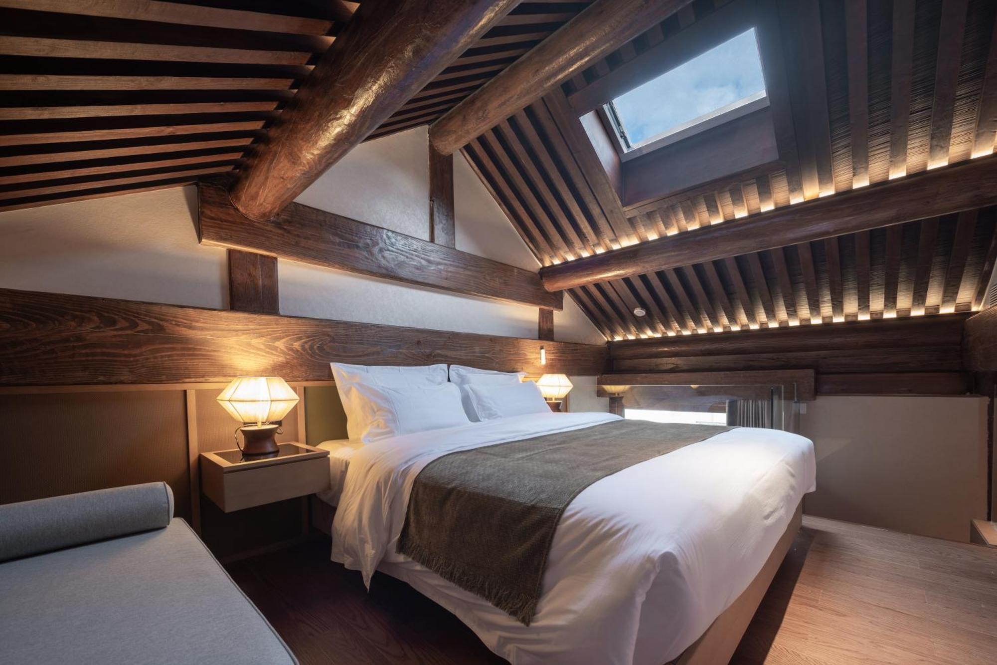 Happy Dragon Courtyard- Newly Renovated With French Windows, Near Tian'Anmen Forbidden City,Lama Temple And Heaven Temple, 3Minutes Walk From Subway,Fluent English Speaking With Tourist Sights Tickets Service ,Free Coffee &Laundry Service Beijing Exterior foto