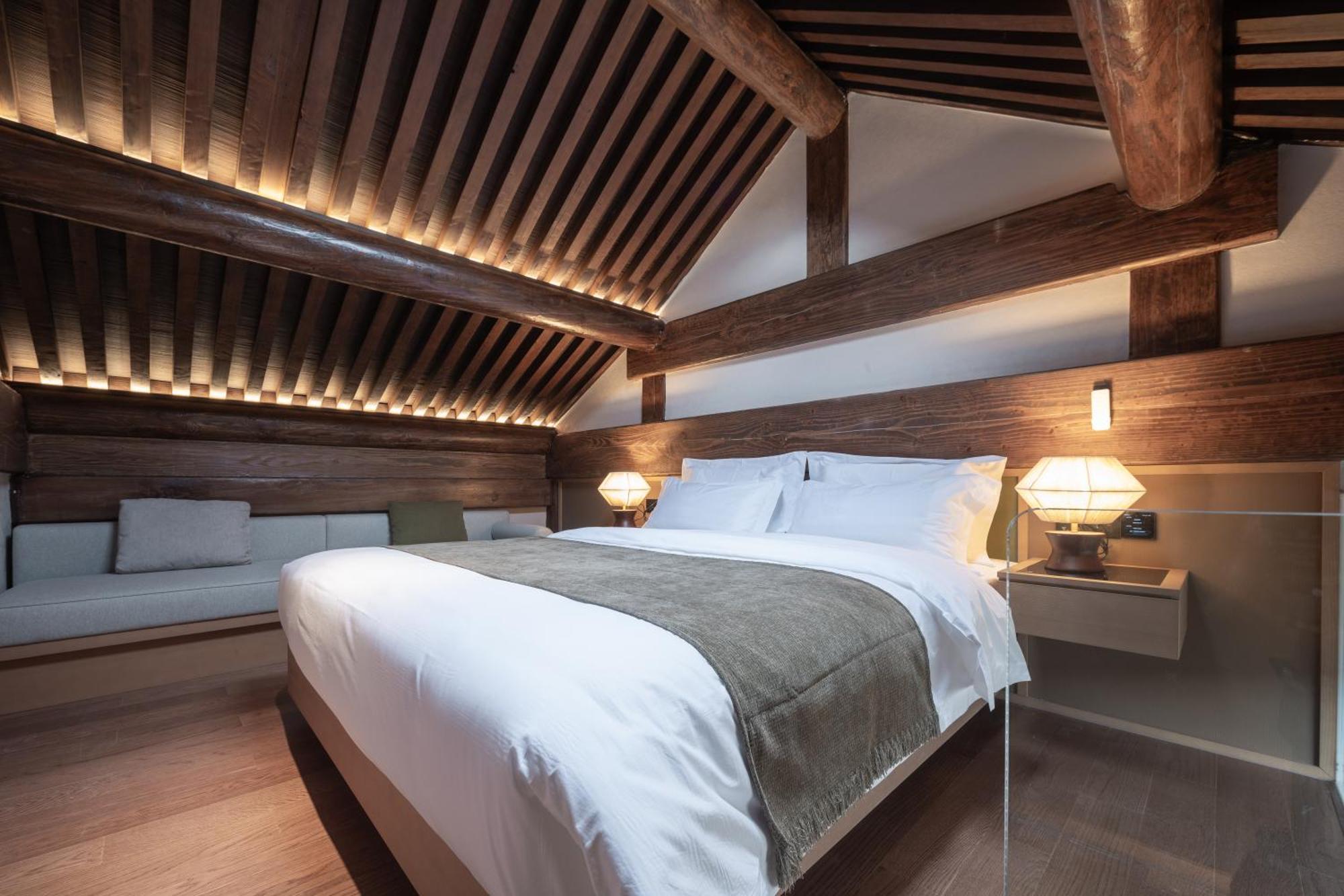Happy Dragon Courtyard- Newly Renovated With French Windows, Near Tian'Anmen Forbidden City,Lama Temple And Heaven Temple, 3Minutes Walk From Subway,Fluent English Speaking With Tourist Sights Tickets Service ,Free Coffee &Laundry Service Beijing Exterior foto